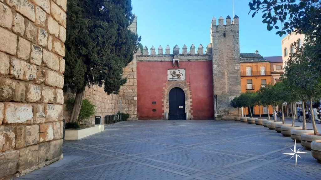 Puerta del León, acceso principal al Real Alcázar de Sevilla
