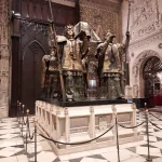 Monumento funerario de Cristóbal Colón en la Catedral de Sevilla.